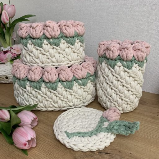 3D tulipános horgolt tároló kosár - Ekrü alap színes virággal, kicsi