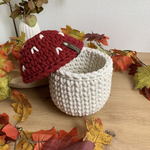 Mesebeli gomba tároló