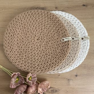 Emma horgolt tányéralátét vagy asztalközép