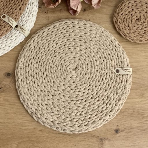 Emma horgolt tányéralátét vagy asztalközép