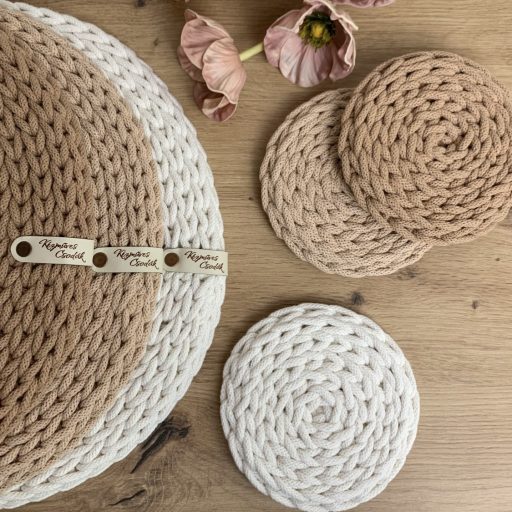 Emma horgolt tányéralátét vagy asztalközép