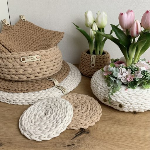 Emma horgolt tányéralátét vagy asztalközép