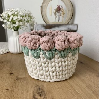 Anna horgolt tároló 3D tulipánnal