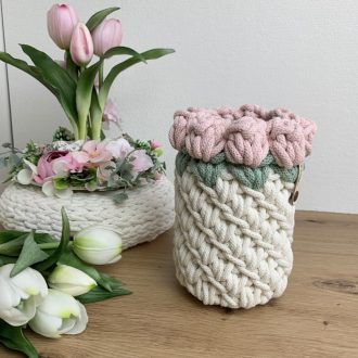 3D tulipános horgolt váza