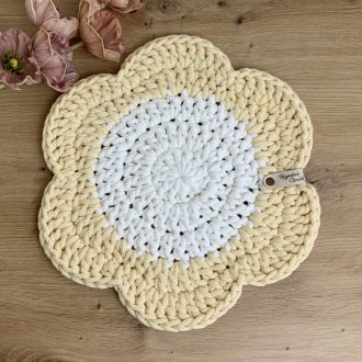   Virágos horgolt tányéralátét vagy asztalközép - Butter yellow, Off White