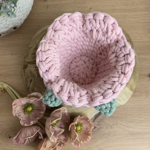 Nem hervadó virágkosár, horgolt tároló - kicsi