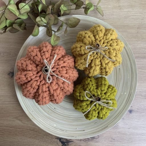 Fahéjas horgolt dísztök - 10 cm, Spicy yellow