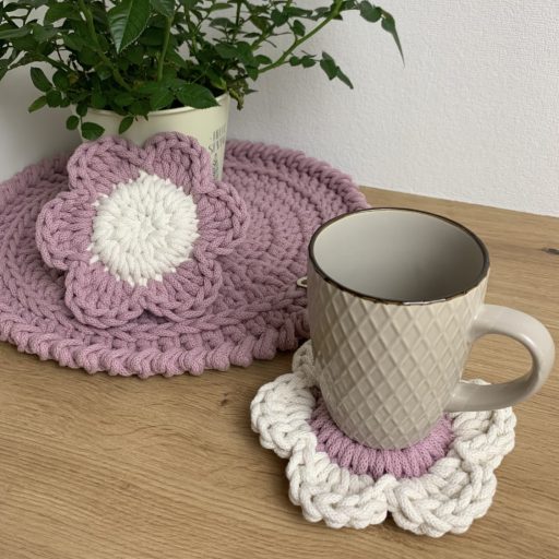 Virágos horgolt poháralátét