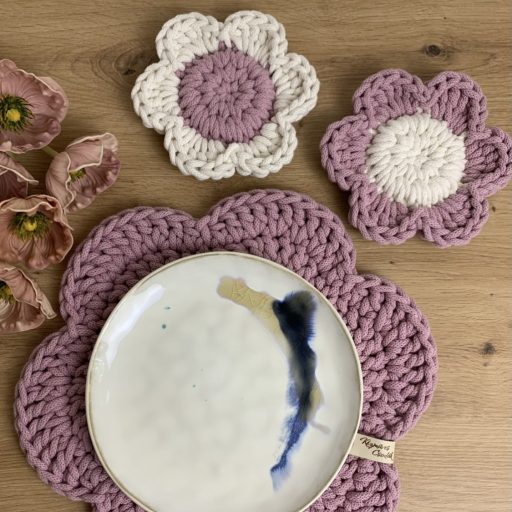 Virágos horgolt poháralátét