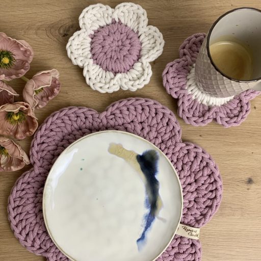 Virágos horgolt poháralátét