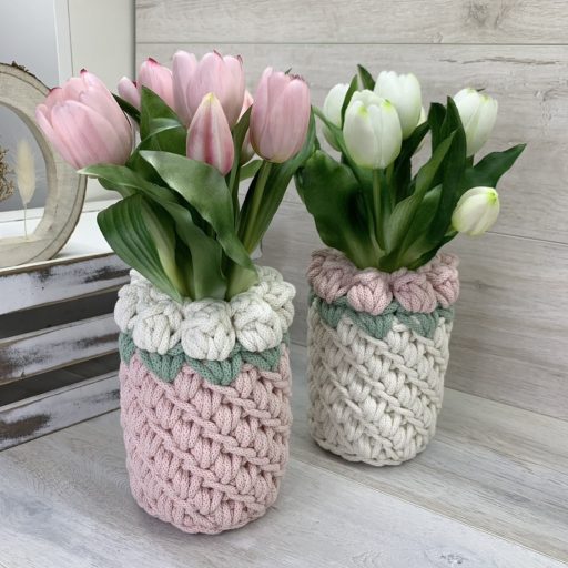 3D tulipános horgolt váza - Színes alap, Ekrü virággal
